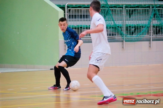 Zdjęcie w galerii na portalu naszraciborz.pl: HLPN: Niedzielne strzelanie w Arenie Rafako wiadomości z regionu