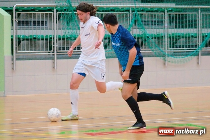 Zdjęcie w galerii na portalu naszraciborz.pl: HLPN: Niedzielne strzelanie w Arenie Rafako wiadomości z regionu