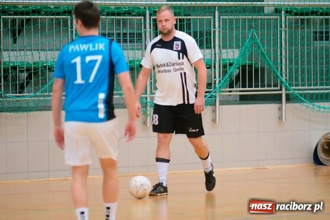 Zdjęcie w galerii na portalu naszraciborz.pl: HLPN: Niedzielne strzelanie w Arenie Rafako wiadomości z regionu