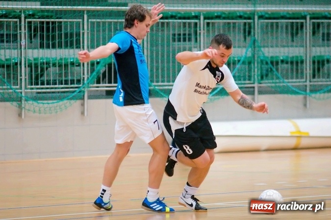 Zdjęcie w galerii na portalu naszraciborz.pl: HLPN: Niedzielne strzelanie w Arenie Rafako wiadomości z regionu