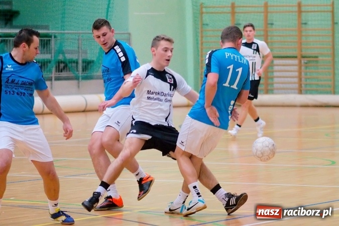 Zdjęcie w galerii na portalu naszraciborz.pl: HLPN: Niedzielne strzelanie w Arenie Rafako wiadomości z regionu