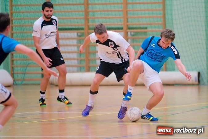 Zdjęcie w galerii na portalu naszraciborz.pl: HLPN: Niedzielne strzelanie w Arenie Rafako wiadomości z regionu