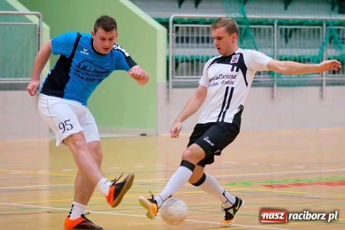 Zdjęcie w galerii na portalu naszraciborz.pl: HLPN: Niedzielne strzelanie w Arenie Rafako wiadomości z regionu