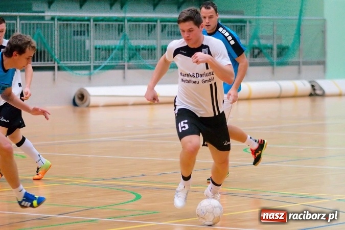 Zdjęcie w galerii na portalu naszraciborz.pl: HLPN: Niedzielne strzelanie w Arenie Rafako wiadomości z regionu