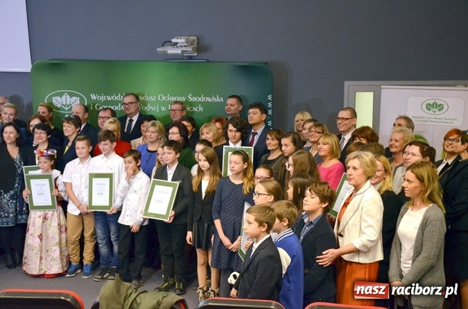 Zdjęcie w galerii na portalu naszraciborz.pl: Laureaci konkursu Zielona pracownia_projekt zostali nagrodzeni wiadomości z regionu