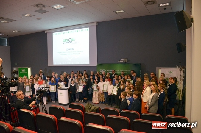 Zdjęcie w galerii na portalu naszraciborz.pl: Laureaci konkursu Zielona pracownia_projekt zostali nagrodzeni wiadomości z regionu
