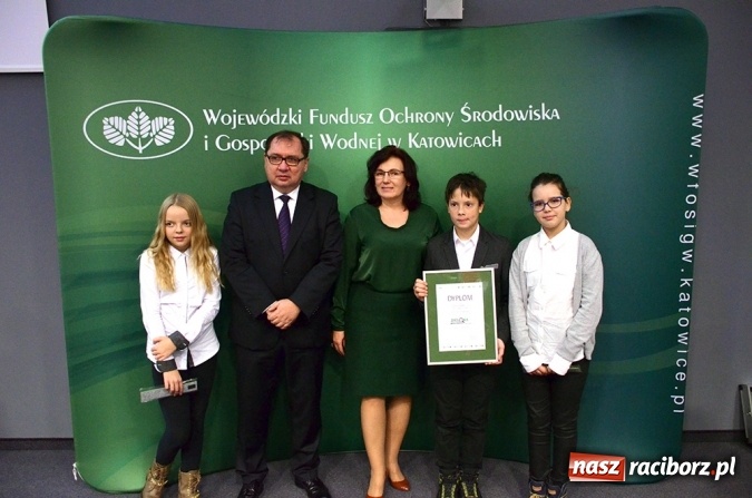 Zdjęcie w galerii na portalu naszraciborz.pl: Laureaci konkursu Zielona pracownia_projekt zostali nagrodzeni wiadomości z regionu
