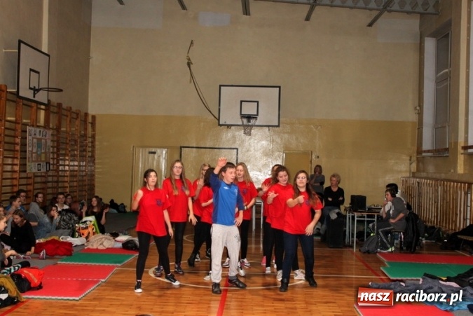 Zdjęcie w galerii na portalu naszraciborz.pl: Świetna zabawa (i nauka) w czasie Nocy Kultury w Gimnazjum nr 5  wiadomości z regionu