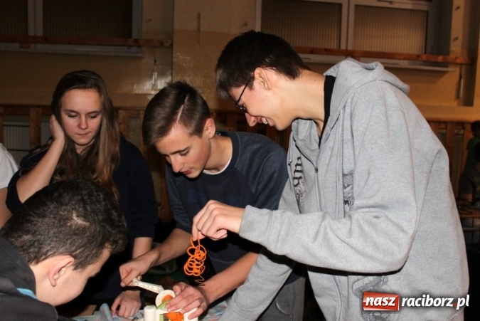 Zdjęcie w galerii na portalu naszraciborz.pl: Świetna zabawa (i nauka) w czasie Nocy Kultury w Gimnazjum nr 5  wiadomości z regionu