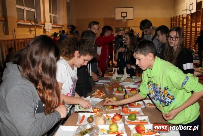 Zdjęcie w galerii na portalu naszraciborz.pl: Świetna zabawa (i nauka) w czasie Nocy Kultury w Gimnazjum nr 5  wiadomości z regionu