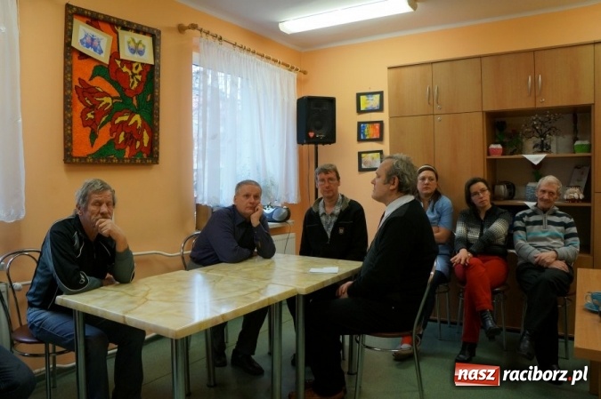 Zdjęcie w galerii na portalu naszraciborz.pl: Mundurowi rozmawiali z seniorami o bezpieczeństwie  wiadomości z regionu