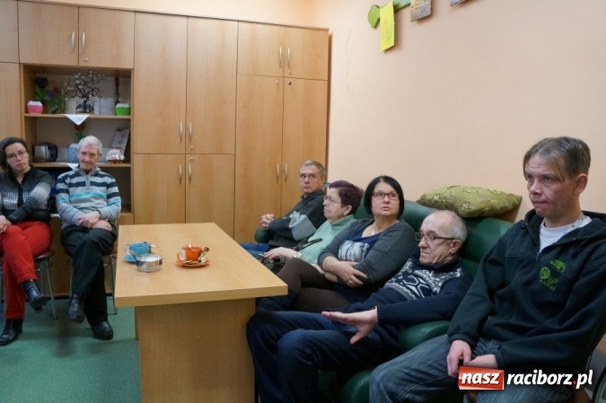 Zdjęcie w galerii na portalu naszraciborz.pl: Mundurowi rozmawiali z seniorami o bezpieczeństwie  wiadomości z regionu