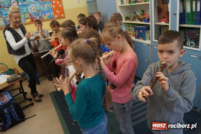 Zdjęcie w galerii na portalu naszraciborz.pl: Pierwsi w Polsce! Uczniowie z Nędzy górą!  wiadomości z regionu