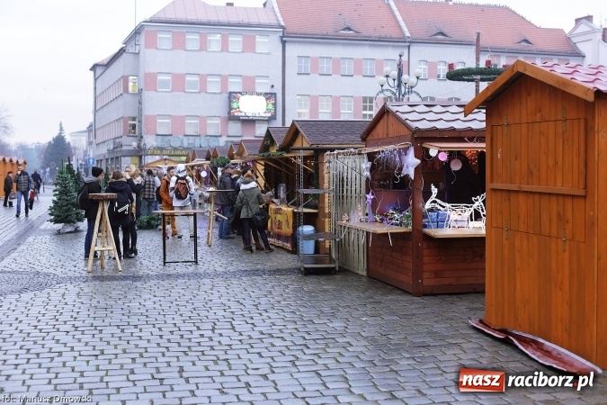 Zdjęcie w galerii na portalu naszraciborz.pl: Na Rynku zapachniało już świętami wiadomości z regionu