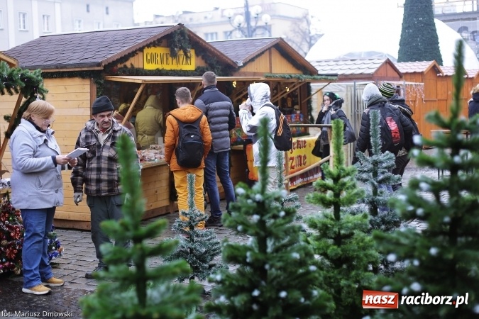 Zdjęcie w galerii na portalu naszraciborz.pl: Na Rynku zapachniało już świętami wiadomości z regionu