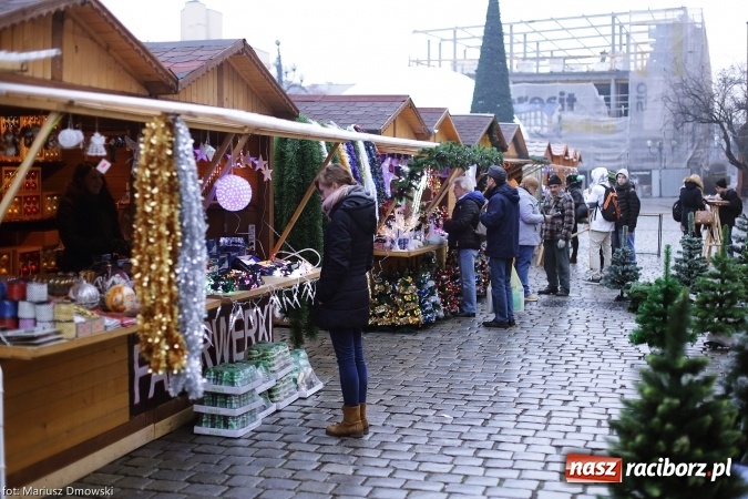 Zdjęcie w galerii na portalu naszraciborz.pl: Na Rynku zapachniało już świętami wiadomości z regionu
