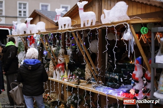 Zdjęcie w galerii na portalu naszraciborz.pl: Na Rynku zapachniało już świętami wiadomości z regionu