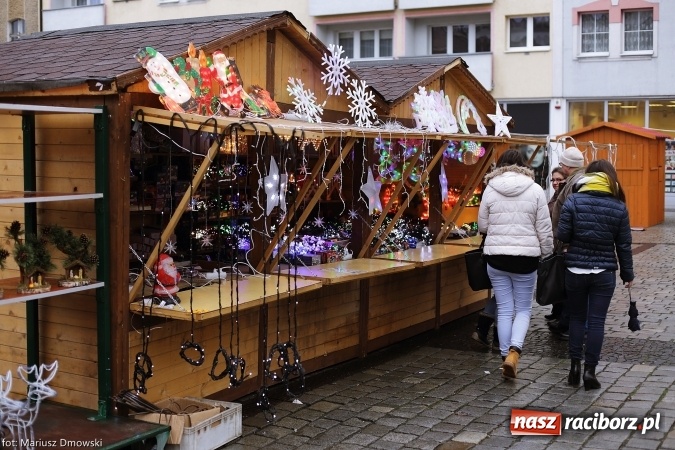 Zdjęcie w galerii na portalu naszraciborz.pl: Na Rynku zapachniało już świętami wiadomości z regionu