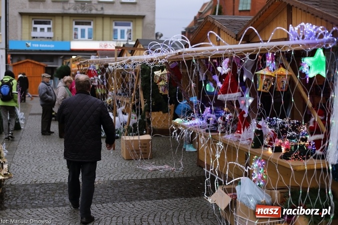 Zdjęcie w galerii na portalu naszraciborz.pl: Na Rynku zapachniało już świętami wiadomości z regionu