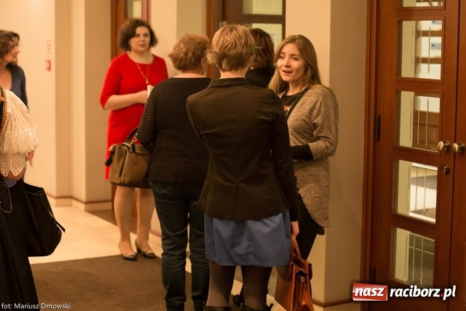 Zdjęcie w galerii na portalu naszraciborz.pl: Mistrz Galliano i Sinfonietta Cracovia wystąpili w Raciborskim Centrum Kultury wiadomości z regionu