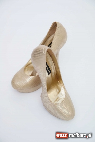 Zdjęcie w galerii na portalu naszraciborz.pl: Mikołajkowe nocne szperanie w Robanie. Tym razem od 19.00 do 21.00 wiadomości z regionu