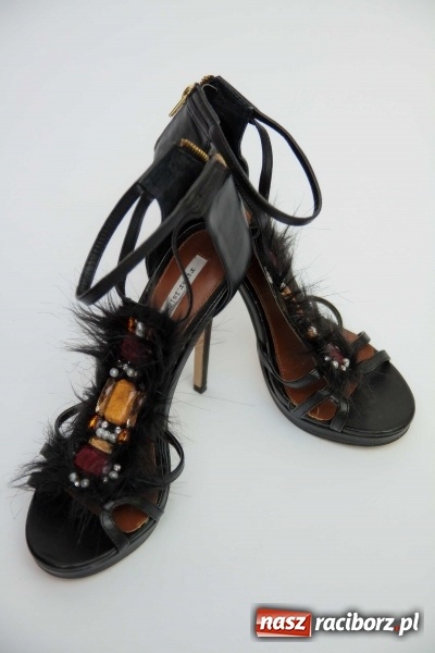 Zdjęcie w galerii na portalu naszraciborz.pl: Mikołajkowe nocne szperanie w Robanie. Tym razem od 19.00 do 21.00 wiadomości z regionu