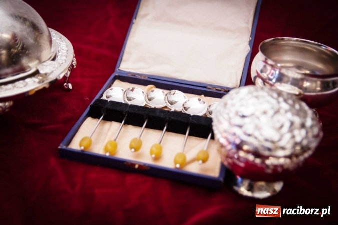 Zdjęcie w galerii na portalu naszraciborz.pl: Mikołajkowe nocne szperanie w Robanie. Tym razem od 19.00 do 21.00 wiadomości z regionu