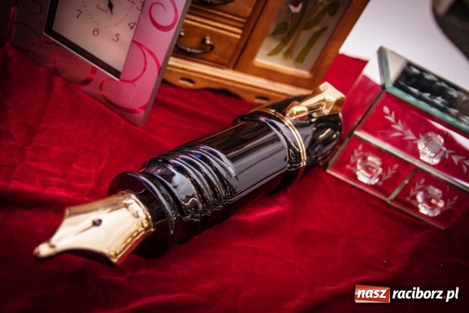 Zdjęcie w galerii na portalu naszraciborz.pl: Mikołajkowe nocne szperanie w Robanie. Tym razem od 19.00 do 21.00 wiadomości z regionu