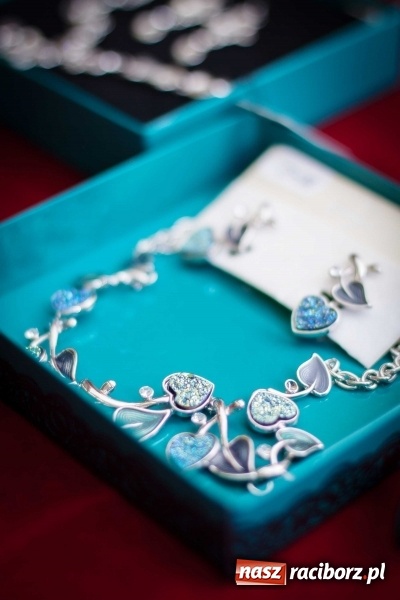 Zdjęcie w galerii na portalu naszraciborz.pl: Mikołajkowe nocne szperanie w Robanie. Tym razem od 19.00 do 21.00 wiadomości z regionu