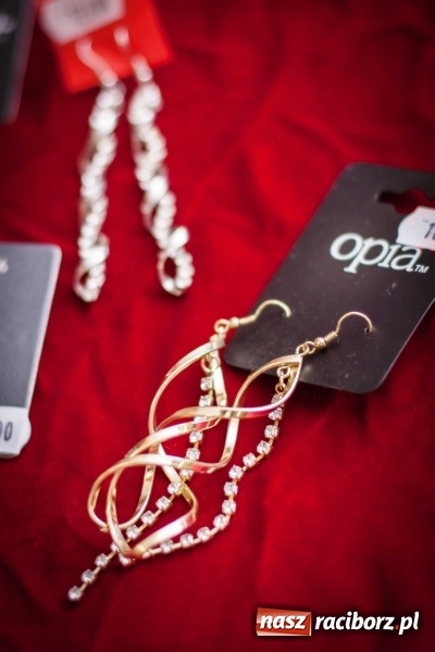 Zdjęcie w galerii na portalu naszraciborz.pl: Mikołajkowe nocne szperanie w Robanie. Tym razem od 19.00 do 21.00 wiadomości z regionu