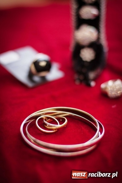 Zdjęcie w galerii na portalu naszraciborz.pl: Mikołajkowe nocne szperanie w Robanie. Tym razem od 19.00 do 21.00 wiadomości z regionu