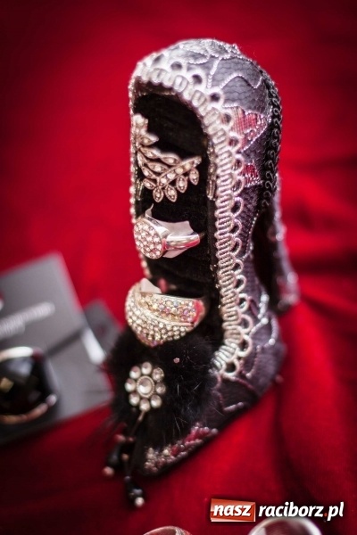 Zdjęcie w galerii na portalu naszraciborz.pl: Mikołajkowe nocne szperanie w Robanie. Tym razem od 19.00 do 21.00 wiadomości z regionu