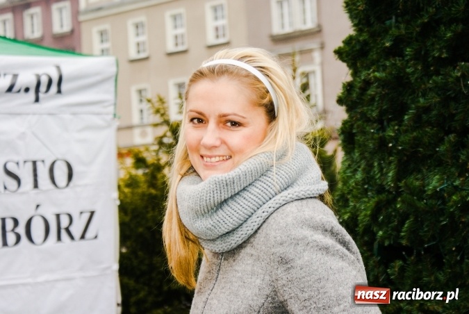 Zdjęcie w galerii na portalu naszraciborz.pl: Miss Czech i Europy na raciborskim jarmarku wiadomości z regionu