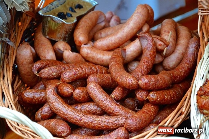 Zdjęcie w galerii na portalu naszraciborz.pl: Miss Czech i Europy na raciborskim jarmarku wiadomości z regionu