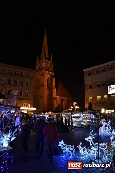 Zdjęcie w galerii na portalu naszraciborz.pl: Miss Czech i Europy na raciborskim jarmarku wiadomości z regionu