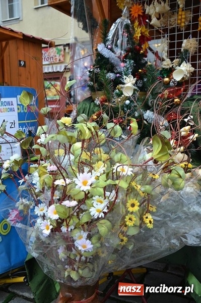 Zdjęcie w galerii na portalu naszraciborz.pl: Miss Czech i Europy na raciborskim jarmarku wiadomości z regionu