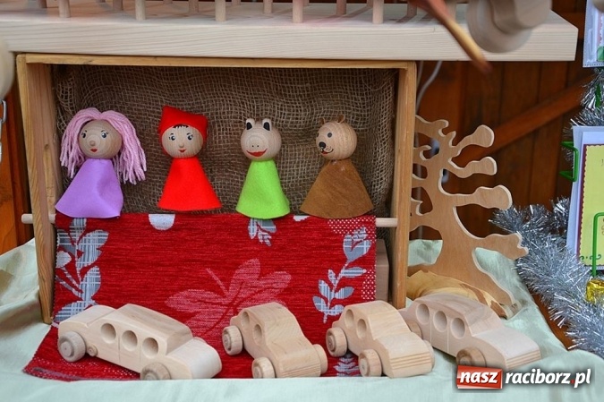 Zdjęcie w galerii na portalu naszraciborz.pl: Miss Czech i Europy na raciborskim jarmarku wiadomości z regionu