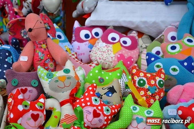 Zdjęcie w galerii na portalu naszraciborz.pl: Miss Czech i Europy na raciborskim jarmarku wiadomości z regionu