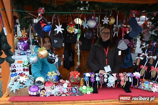 Zdjęcie w galerii na portalu naszraciborz.pl: Miss Czech i Europy na raciborskim jarmarku wiadomości z regionu