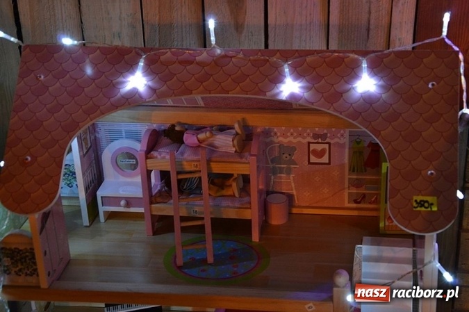 Zdjęcie w galerii na portalu naszraciborz.pl: Miss Czech i Europy na raciborskim jarmarku wiadomości z regionu