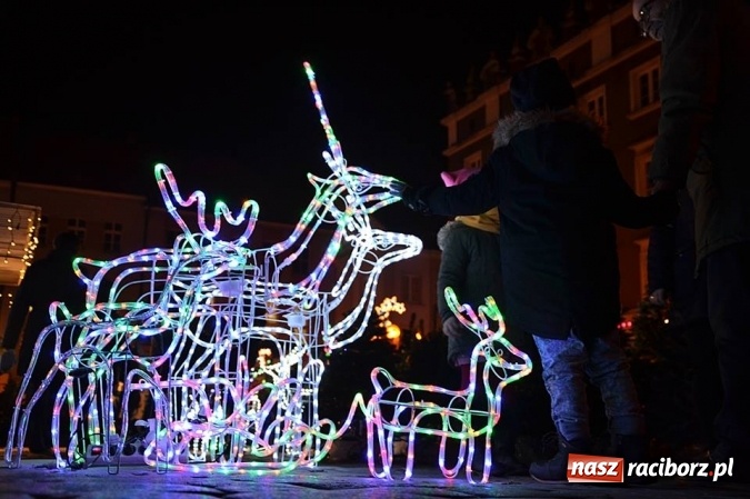 Zdjęcie w galerii na portalu naszraciborz.pl: Miss Czech i Europy na raciborskim jarmarku wiadomości z regionu