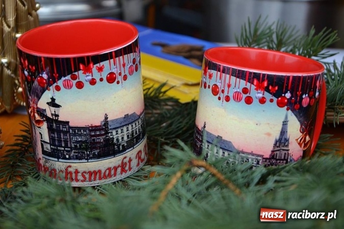 Zdjęcie w galerii na portalu naszraciborz.pl: Miss Czech i Europy na raciborskim jarmarku wiadomości z regionu