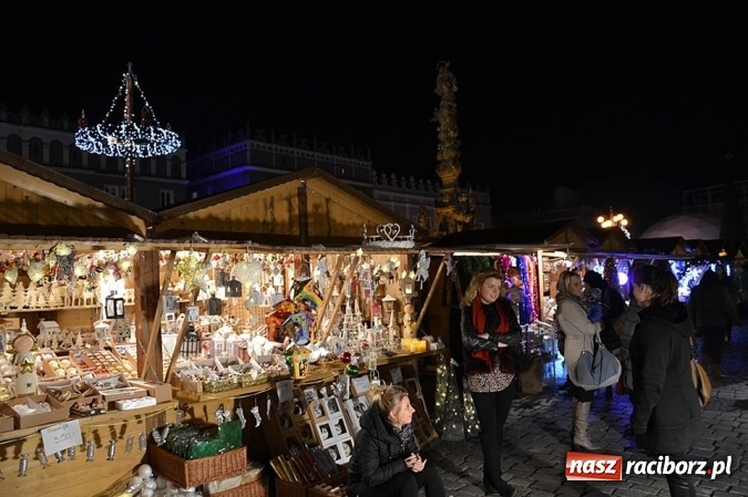 Zdjęcie w galerii na portalu naszraciborz.pl: Miss Czech i Europy na raciborskim jarmarku wiadomości z regionu