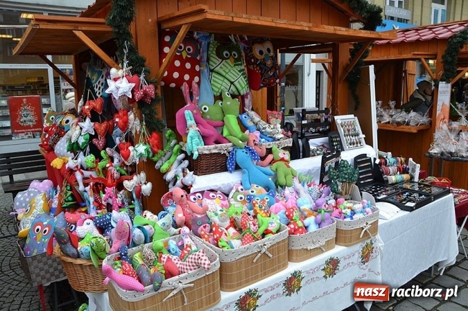 Zdjęcie w galerii na portalu naszraciborz.pl: Miss Czech i Europy na raciborskim jarmarku wiadomości z regionu