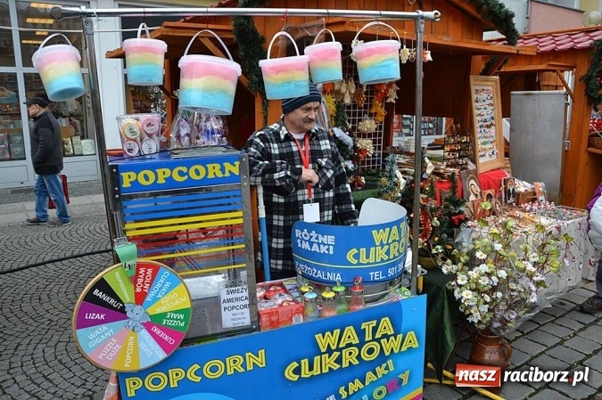 Zdjęcie w galerii na portalu naszraciborz.pl: Miss Czech i Europy na raciborskim jarmarku wiadomości z regionu