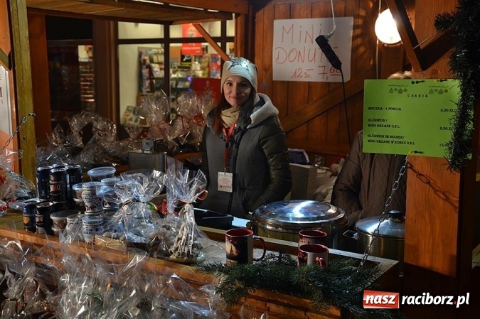 Zdjęcie w galerii na portalu naszraciborz.pl: Miss Czech i Europy na raciborskim jarmarku wiadomości z regionu