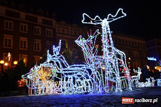 Zdjęcie w galerii na portalu naszraciborz.pl: Miss Czech i Europy na raciborskim jarmarku wiadomości z regionu