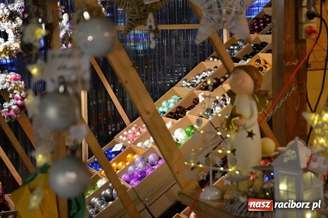 Zdjęcie w galerii na portalu naszraciborz.pl: Miss Czech i Europy na raciborskim jarmarku wiadomości z regionu