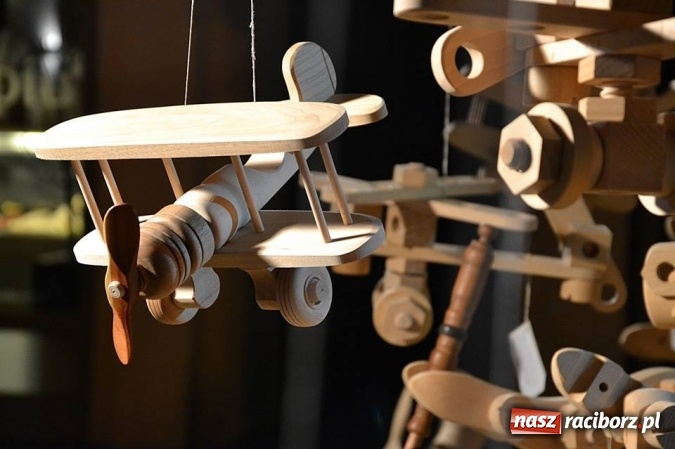 Zdjęcie w galerii na portalu naszraciborz.pl: Miss Czech i Europy na raciborskim jarmarku wiadomości z regionu