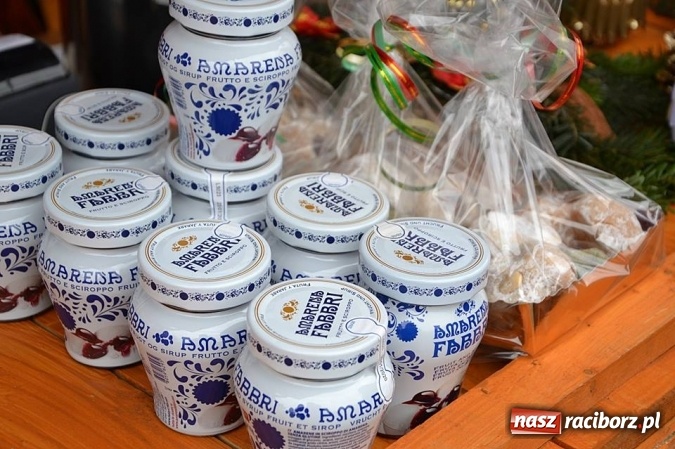 Zdjęcie w galerii na portalu naszraciborz.pl: Miss Czech i Europy na raciborskim jarmarku wiadomości z regionu